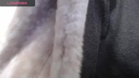 lenagolden online show from December 5, 1:20 pm