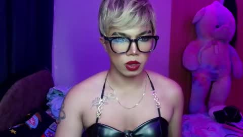 lena online show from June 5, 9:42 pm