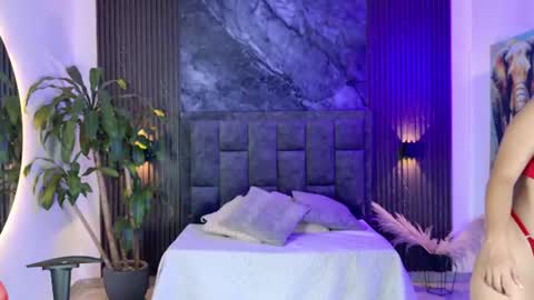 lenna_s online show from August 7, 9:57 pm