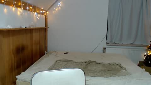 Leo and Lori online show from January 13, 11:49 pm