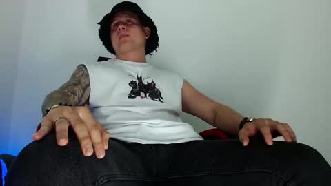 Yesid online show from November 23, 2:53 am