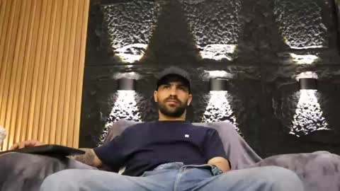 Leo  Diaz online show from April 23, 11:06 pm