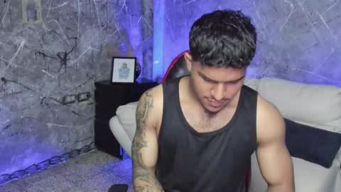 Leo independent model online show from September 18, 11:53 pm