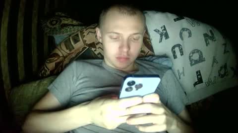 Snapshot of leo_timm chatting on October 4, 11:24 pm leo_timm online show from October 4, 11:24 pm