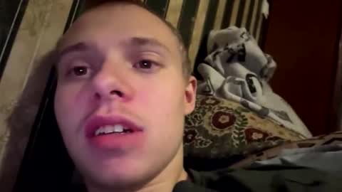 Snapshot of leo_timm chatting on October 28, 12:22 am leo_timm online show from October 28, 12:22 am
