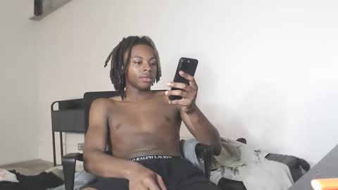 LeoMalonee online show from October 28, 2:12 am