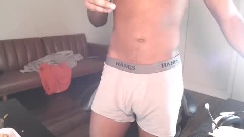 LeoMalonee online show from January 29, 11:35 pm