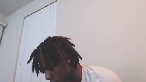 LeoMalonee online show from December 6, 5:47 am