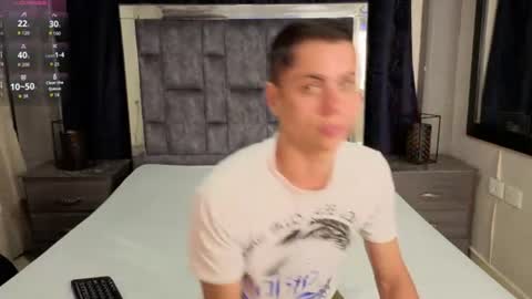leomonnroe online show from July 27, 7:22 pm