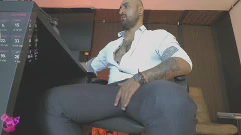 Leon online show from April 30, 10:36 pm