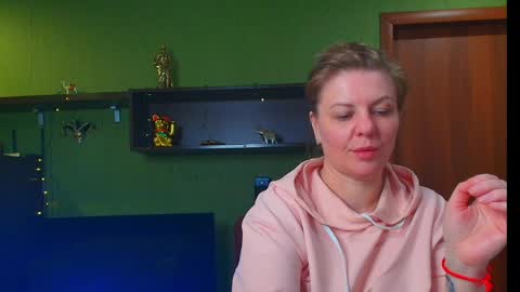 Leona tracie online show from April 30, 9:08 pm