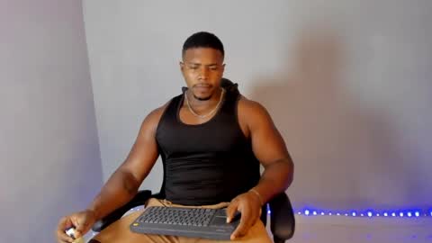 Leandro jones online show from May 31, 11:17 pm