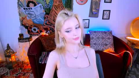 leonastone online show from October 4, 5:33 pm