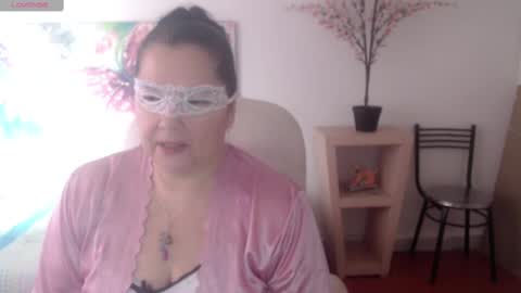 Snapshot of leonela_69 chatting on February 22, 7:25 pm leonela online show from February 22, 7:25 pm