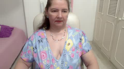 leonela   online show from July 10, 12:59 am