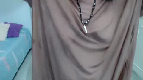 leonela   online show from July 24, 2:09 am