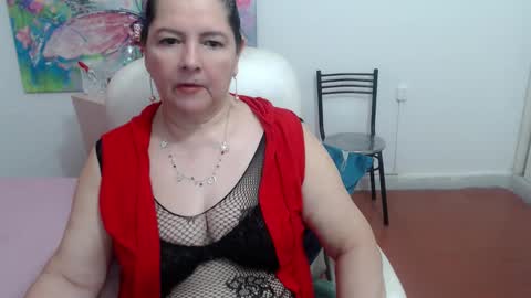 leonela   online show from October 22, 5:10 am