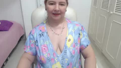 leonela   online show from July 3, 3:44 am