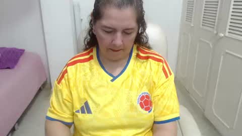 leonela   online show from July 4, 3:54 am