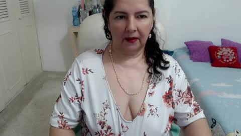 leonela   online show from March 31, 1:50 am