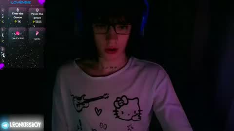 leonkissboy online show from July 3, 4:34 pm