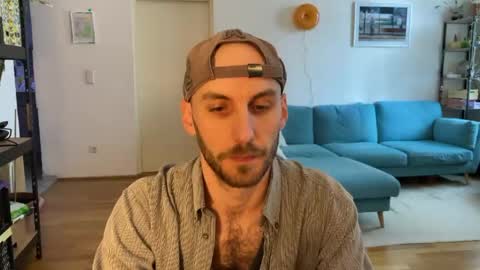 Leon online show from April 30, 7:13 am