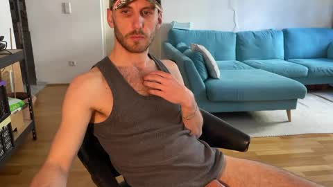 Leon online show from April 29, 1:38 pm