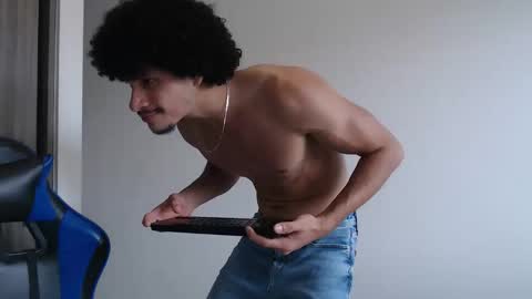 leostorm25 online show from February 25, 8:23 pm