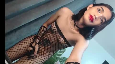 Snapshot of lesi_trisha chatting on February 23, 5:50 pm Trisha18 online show from February 23, 5:50 pm