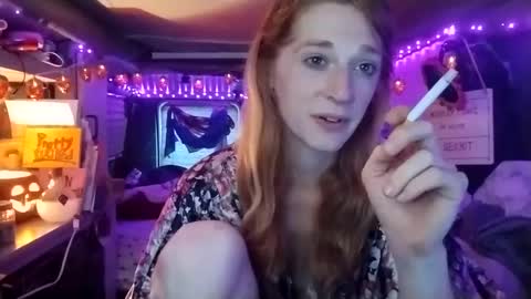 Snapshot of lesleygumgrass chatting on September 25, 10:17 pm LesleyGumGrass- The Boring Trans girl online show from September 25, 10:17 pm