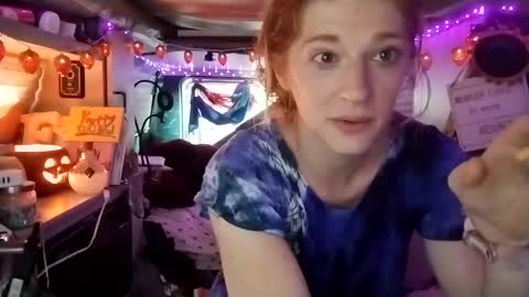 Snapshot of lesleygumgrass chatting on September 15, 3:13 pm LesleyGumGrass- The Boring Trans girl online show from September 15, 3:13 pm