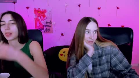 leslie_bird online show from April 27, 9:07 am