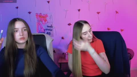 leslie_bird online show from April 24, 12:40 pm