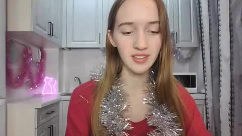  LESLIE   online show from December 24, 3:16 pm