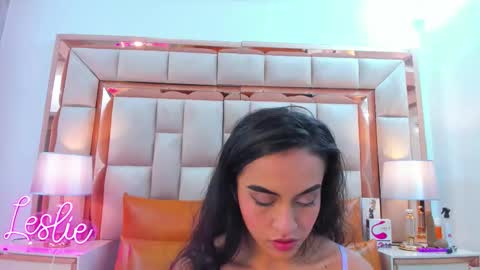 LeslieBush online show from November 8, 8:12 pm