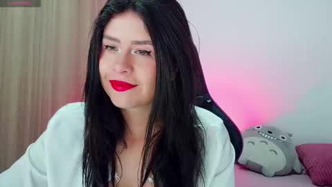 Lesly online show from February 2, 8:05 pm