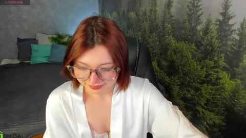 Lessi online show from May 3, 1:11 am