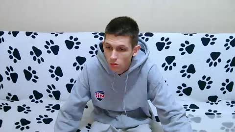 lester_broo online show from April 29, 10:36 pm