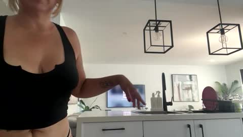 Letizia online show from January 12, 1:01 am