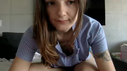 strawberrywatermelonpink22 online show from September 21, 6:12 pm