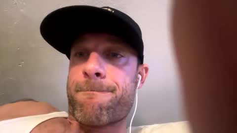 letmehitthat1986 online show from October 28, 9:16 pm