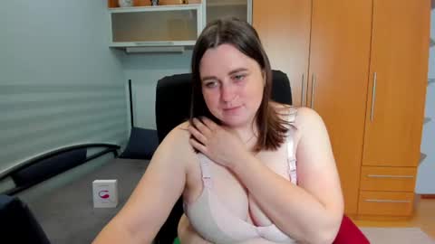 Naomi online show from June 13, 6:35 am