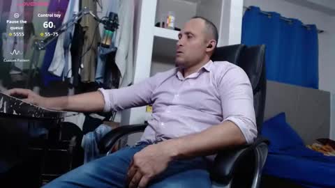 Lewis online show from September 25, 10:39 pm