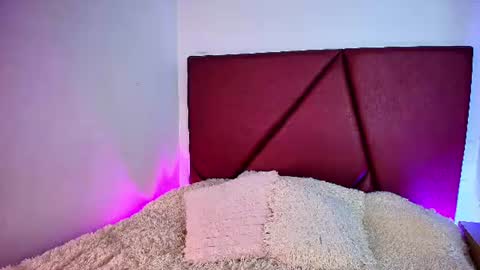 Lexi Howard  online show from July 15, 1:27 pm