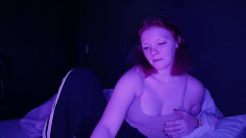 First night camming online show from March 2, 4:06 am