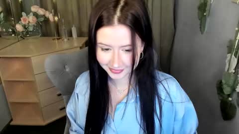 Vicki online show from March 14, 5:39 pm