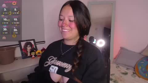 Lexie Thompson   8pm  0000am -5 online show from September 22, 11:20 pm