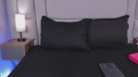 lexiee__ online show from April 25, 12:51 pm