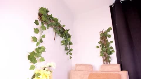 Lexieegrey online show from April 22, 2:46 pm