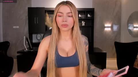 Lexie  online show from April 27, 6:38 pm
